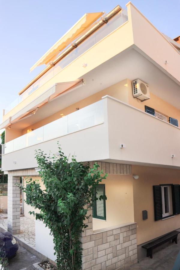 Apartments Keko Primosten Exterior photo