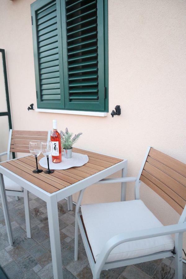 Apartments Keko Primosten Exterior photo