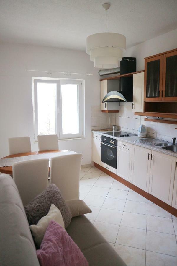 Apartments Keko Primosten Exterior photo