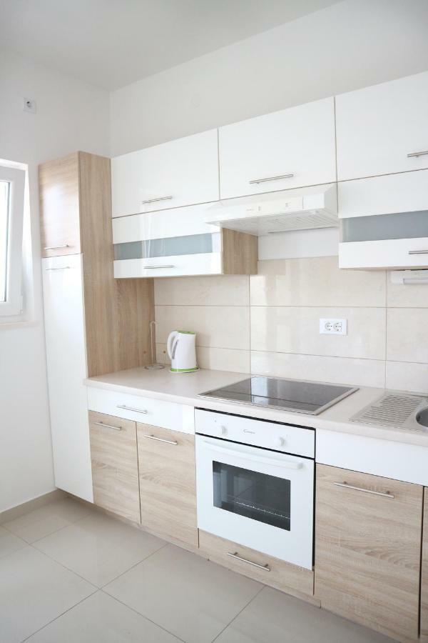 Apartments Keko Primosten Exterior photo