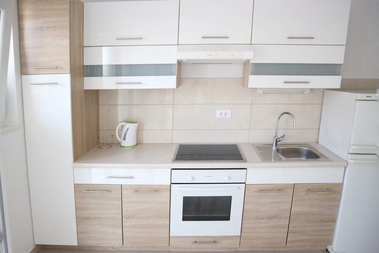Apartments Keko Primosten Exterior photo
